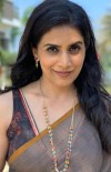 Sonali Kulkarni photo